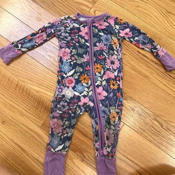 Dusk Blooms Little Sleepies Zippy Size 3-6m PLAY CONDITION for pilling no holes - Picture 1 of 2